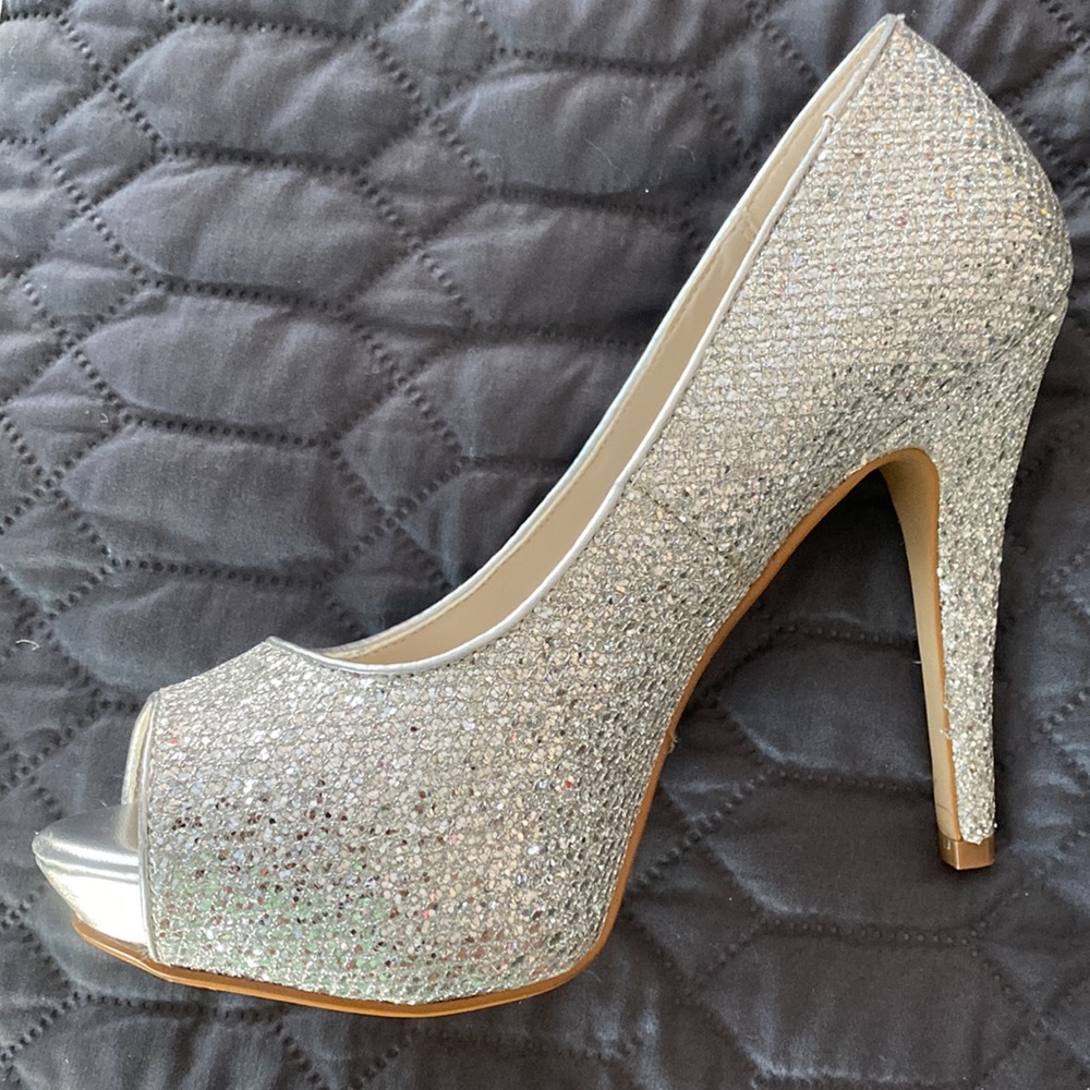 Aldo Silver Peep Toe